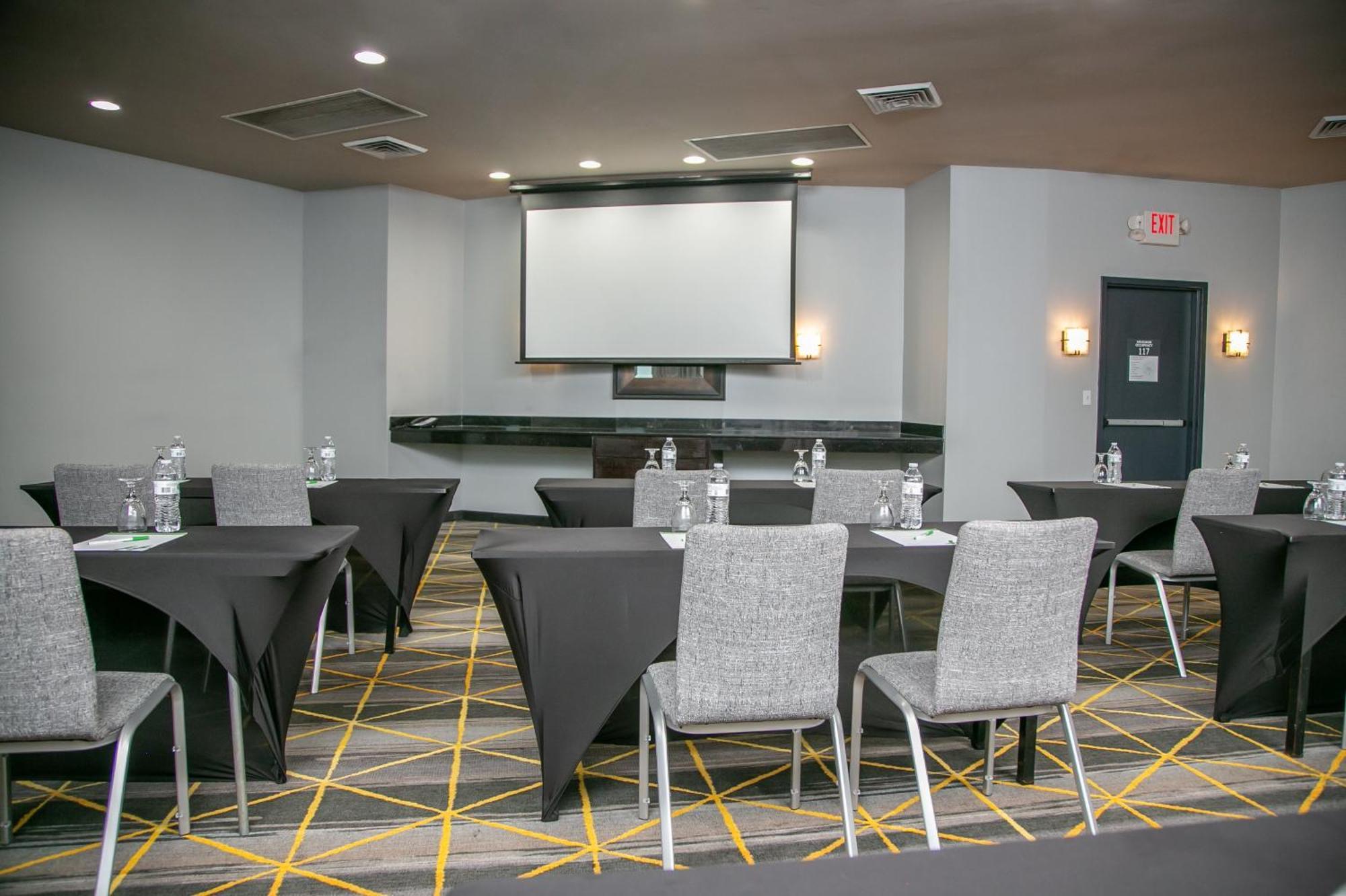 Holiday Inn New Orleans West Bank Tower By Ihg Gretna Exterior photo
