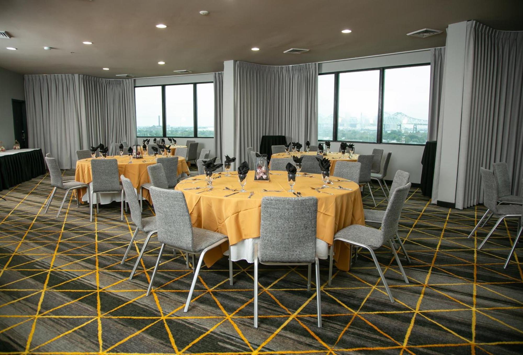 Holiday Inn New Orleans West Bank Tower By Ihg Gretna Exterior photo