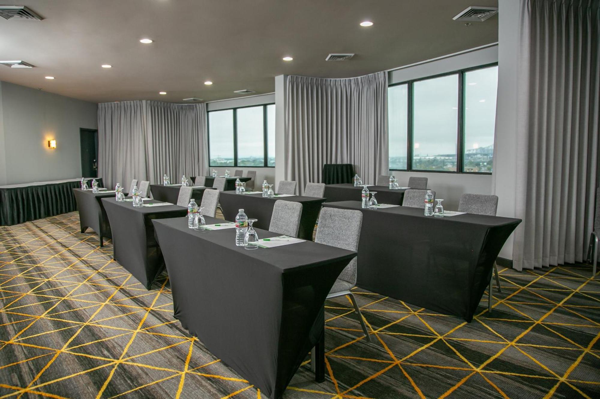 Holiday Inn New Orleans West Bank Tower By Ihg Gretna Exterior photo